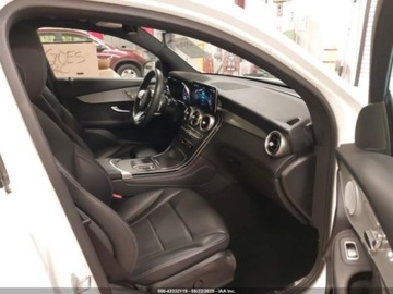 Mercedes GLC C253 2021 Mercedes-Benz GLC 300 4Matic Coupe 2021 2.0l 2.0 Benzyna 255KM, zdjęcie 9