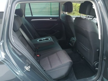 Volkswagen Passat B8 Variant 2.0 TDI BlueMotion SCR 150KM 2018 Volkswagen Passat 2.0 TDI 150KM Klimtron Navi, zdjęcie 21