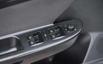 Volkswagen Passat B6 Variant 2.0 TDI PD-DPF 140KM 2007 Volkswagen Passat 2.0TDI 140KM SportLIne Alu 18 Climatron Pdc Po Serwisie, zdjęcie 15