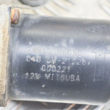 NISSAN PATROL Y61 2001 MOTOREK STĚRAČE OKNO PŘEDNÍ / ČELNÍ