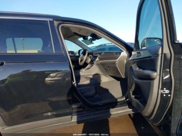 Jeep Grand Cherokee V 2024 Jeep Grand Cherokee Laredo 2024 3.6l 3.6 Benzyna 293KM, zdjęcie 9