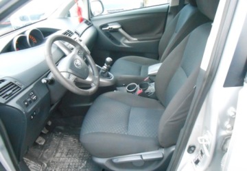 Toyota Verso Minivan 2.0 D-4D 126KM 2010 Toyota Verso Toyota Verso 2.0 Diesel 127 KM 7 miejsc 2.0 Diesel 127KM, zdjęcie 10