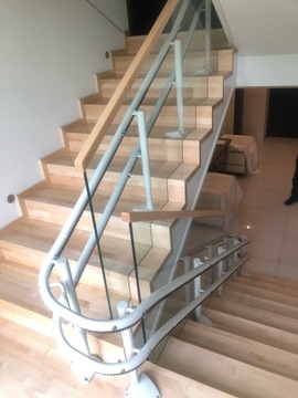 Лифт/лестничный подъемник для винтовых и винтовых лестниц, монтаж - гарантия 12 месяцев.