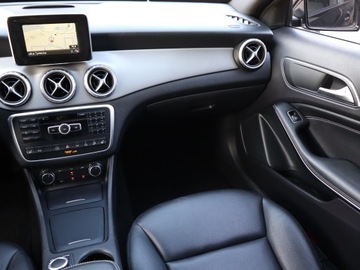 Mercedes GLA I Off-roader 2.1 220 CDI 170KM 2014 Mercedes GLA GLA 220 CDI 4MATIC, 167 KM, 4X4, zdjęcie 7