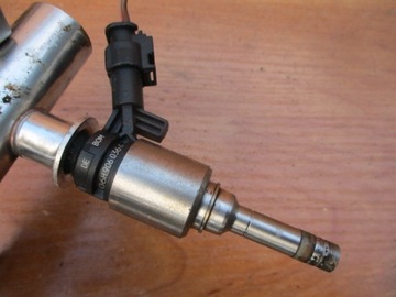 VW SEAT SKODA 1.8 TSI TFSI WTRYSKIWACZ 06H906036G