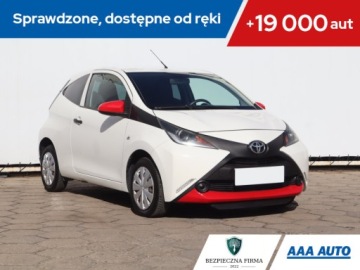Toyota Aygo II Hatchback 5d 1.0 VVT-i 69KM 2015 Toyota Aygo 1.0 VVT-i, Klima