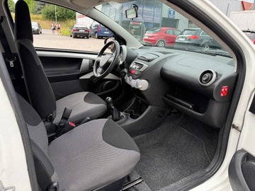 Toyota Aygo I Hatchback 5d Facelifting 1.0 VVT-i 68KM 2013 Toyota Aygo VAT 23% ZAMIEN swoje auto - dowóz pod dom cała Polska, zdjęcie 14