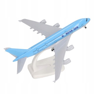 Статическая модель авиалайнера из сплава. Моделирование домашнего исследования.