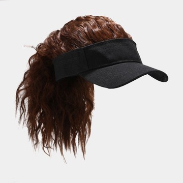 czapka z daszkiem z peruką włosami