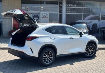 Lexus NX II SUV Facelifting 2.5 350h 243KM 2024 Lexus NX Lexus NX 350h Prestige Design Tazuna ASO Salon Pl Fv23, zdjęcie 19