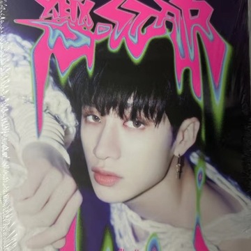 STRAY KIDS - ROCK-STAR - POSTCARD VERSION