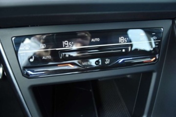 Volkswagen Polo VI GTI Facelifting 2.0 TSI 207KM 2024 Volkswagen Polo 2.0TSI 206KM DSG GTI Pakiety Matrixy ACC Podgrz.fot Alu17, zdjęcie 23