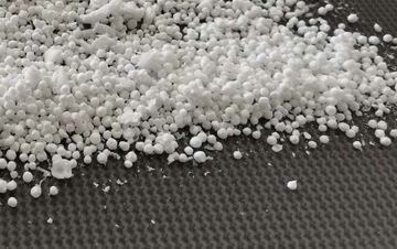 Гранулы регранулированного пенополистирола и пуф XPS 200л.