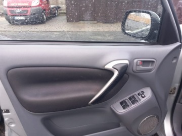 Toyota RAV4 II 2003 Toyota RAV4 Toyota RAV4 2.0 d 4x4 2.0 Diesel 85KM, zdjęcie 19