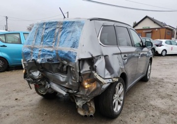 Mitsubishi Outlander III 2013 Mitsubishi Outlander 2013r, 2.0 Benzyna. 4x4. AUTOMAT Uszkodzony tyl i lek, zdjęcie 2