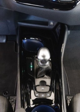 Toyota C-HR I Crossover Facelifting 1.8 Hybrid 122KM 2023 Toyota C-HR 1.8 Hybrid Style 1.8 Hybryda 122KM, zdjęcie 37