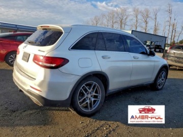 Mercedes GLC C253 2017 Mercedes-Benz GLC 2017 MERCEDES-BENZ GLC 300 4MATIC 2.0 Benzyna 241KM, zdjęcie 2