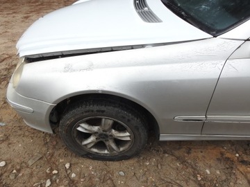 BLATNÍK LEVÝ PŘEDNÍ MERCEDES W209 CLK LAK 744