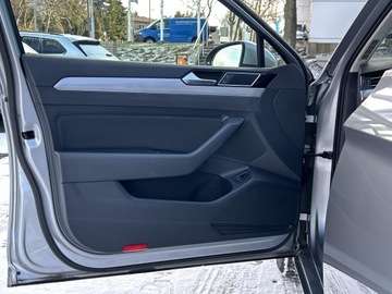 Volkswagen Passat B8 Variant Facelifting 1.5 TSI EVO 150KM 2022 Volkswagen Passat Podgrzewane Fotele | APP | Czujn, zdjęcie 9