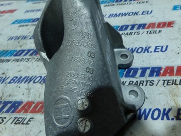 BMW G05 G06 G07 G11 G12 G14 G15 G16 G30 G31 N63 UCHYCENÍ MOTORU PRAVÁ 6871208