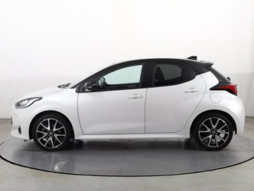 Toyota Yaris IV Hatchback 1.5 Dynamic Force 125KM 2021 Toyota Yaris 1.5 VVT-i, Salon Polska, zdjęcie 2