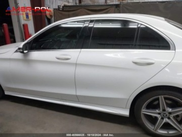 Mercedes Klasa C W205 2018 Mercedes-Benz Klasa C 2018 Mercedes-Benz C-Class C 300 Sedan 2.0 Benzyna, zdjęcie 5