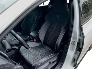 Volkswagen Golf VII Hatchback 5d Facelifting 1.5 TSI ACT 150KM 2020 Volkswagen Golf Volkswagen Golf VIII 1.5 eTSI 150KM DSG R-Line LED Kamer, zdjęcie 15