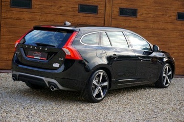 Volvo V60 I Kombi Facelifting 2.0 D4 DRIVE-E 190KM 2018 VOLVO V60 D4 190KM GEARTRONIC R-DESIGN, CZARNA PERŁA, BI-XENON, ALCANTARA !, zdjęcie 7