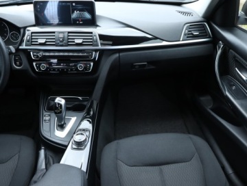 BMW Seria 3 F30-F31-F34 Touring Facelifting 2.0 320d 190KM 2017 BMW 3 320 d, 187 KM, Automat, Navi, Klima, zdjęcie 6