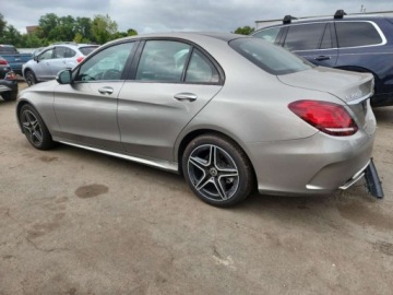 Mercedes Klasa C W205 2019 Mercedes-Benz Klasa C 2019 MERCEDES-BENZ C 300 4MATIC 2.0 Benzyna 248KM, zdjęcie 2