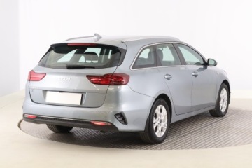 Kia Ceed III Kombi Facelifting 1.5 T-GDI 160KM 2022 Kia Ceed 1.5 T-GDI MHEV, Salon Polska, zdjęcie 4