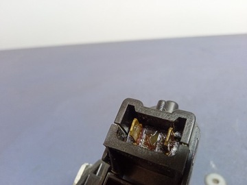 DACIA DOKKER ZÁMEK DVEŘE PŘEDNÍ LEVÝ 2 PIN