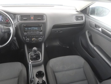 Volkswagen Jetta VI Sedan 1.2 TSI 105KM 2012 VW Jetta 1.2 TSI, Salon Polska, Serwis ASO, Klima, zdjęcie 7