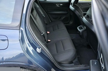 Volvo V60 II  2021 Volvo V60 B3 B Geartronic Momentum Pro 163KM 2021r, zdjęcie 12
