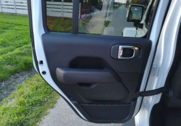 Jeep Wrangler IV Sahara Plug-In Seria 6 2.0 4xe 381KM 2023 Jeep Wrangler Jeep Wrangler 2.0 Hybryda Plug-in 380KM, zdjęcie 18