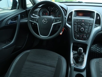 Opel Astra J Sedan 1.6 CDTI ecoFLEX 110KM 2016 Opel Astra 1.6 CDTI, Salon Polska, Klima, zdjęcie 6