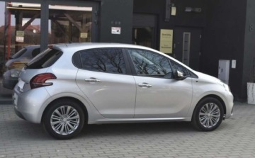 Peugeot 208 I Hatchback 5d Facelifting 1.2 PureTech 110KM 2017 Peugeot 208 Peugeot 208 1.2 Benzyna 110KM, zdjęcie 28