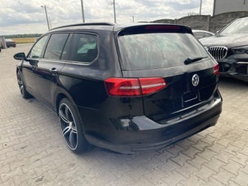 Volkswagen Passat B8 Variant 2.0 TDI 150KM 2015 Volkswagen Passat Variant Highline Automat Podgrz.
