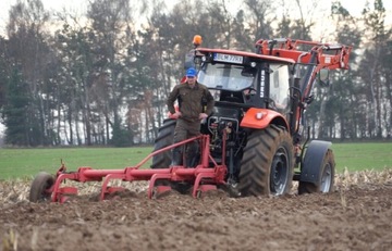 ЛЕЗВИЕ ДЛЯ 2-Х И 3-ЛЕПНЫХ ПЛУГОВ ПОЛИРОВКА ПЛУГА + ВИНТЫ С 3 ОТВЕРСТИЯМИ