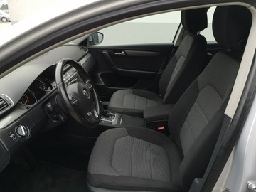 Volkswagen Passat B7 Variant 2.0 TDI CR DPF BlueMotion 140KM 2011 Volkswagen Passat 2.0 TDI 140KM Klimatronic, zdjęcie 17