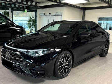 Mercedes CLA C118/X118 2025 MERCEDES-BENZ CLA 200 AMG Line Sedan 1.5 (163KM) 2025, zdjęcie 2