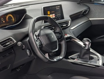 Peugeot 3008 II Crossover 1.2 PureTech 130KM 2017 Peugeot 3008 Rezerwacja 1.2 Benzyna 130KM, zdjęcie 19