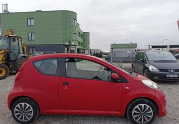 Peugeot 107 Hatchback 5d 1.0 12V 68KM 2006 Peugeot 107 Peugeot 107 Benzyna 68KM, zdjęcie 4