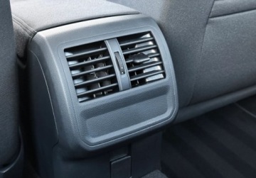 Volkswagen Passat B8 Variant Facelifting 1.5 TSI EVO 150KM 2022 Volkswagen Passat Reflektory LED FrontLane Assist ACC Salon PL FVAT23, zdjęcie 29