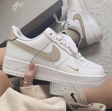 Buty damskie NIKE AIR FORCE 1 CZ0270 105 r. 37,5