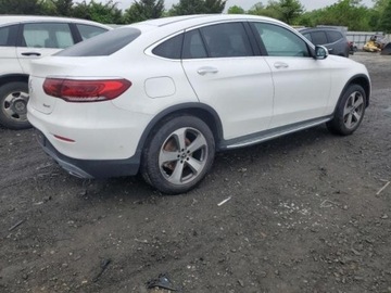 Mercedes GLC C253 2021 Mercedes-Benz GLC 2021 Mercedes-Benz GLC GLC 300 4MATIC Coupe 2.0 Benzyna, zdjęcie 4