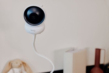 Гибкий зажим Lionelo FlexiGrip для камеры няни длиной до 50 см.