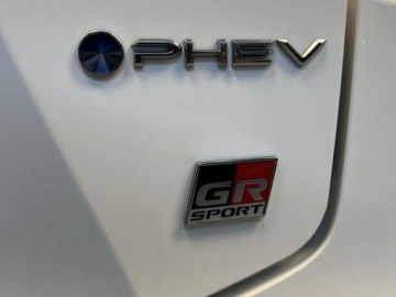 Toyota C-HR II SUV Plug-In 2.0 Hybrid Dynamic Force Plug-in  223KM 2025 Od ręki - GR Sport 2.0 Hybrid Dynamic Force Plug-in 223KM, zdjęcie 17