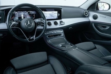 Mercedes Klasa E W213 Limuzyna Facelifting 2.0 E220d 194KM 2021 Mercedes-Benz Klasa E E220d 4 Matic AMG Salon Polska Autotrade Mercedes, zdjęcie 25