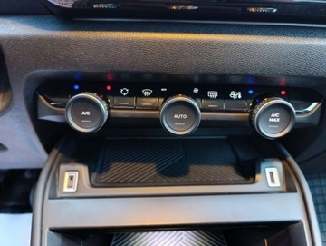 Citroen 2021 Citroen C4 Citroen C4 1.2 Benzyna 130KM Feel Pack SS Serwis ASO Salon PL, zdjęcie 23